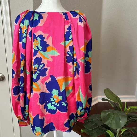ENTRO Floral Hot Pink Satin Blouse - Picture 7 of 11